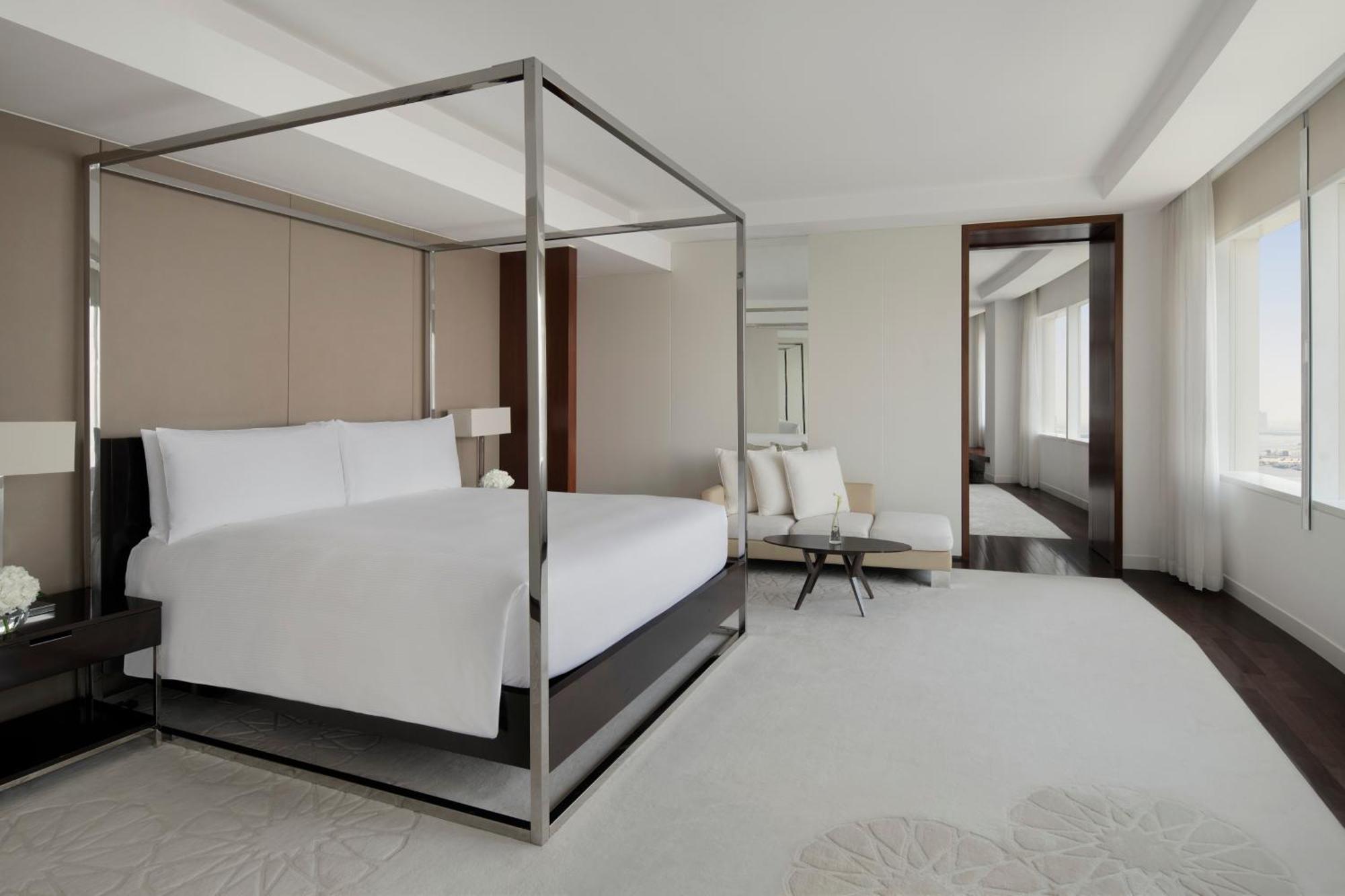 Intercontinental Dubai Festival City By Ihg Eksteriør bilde A bedroom at The Ritz-Carlton, Boston