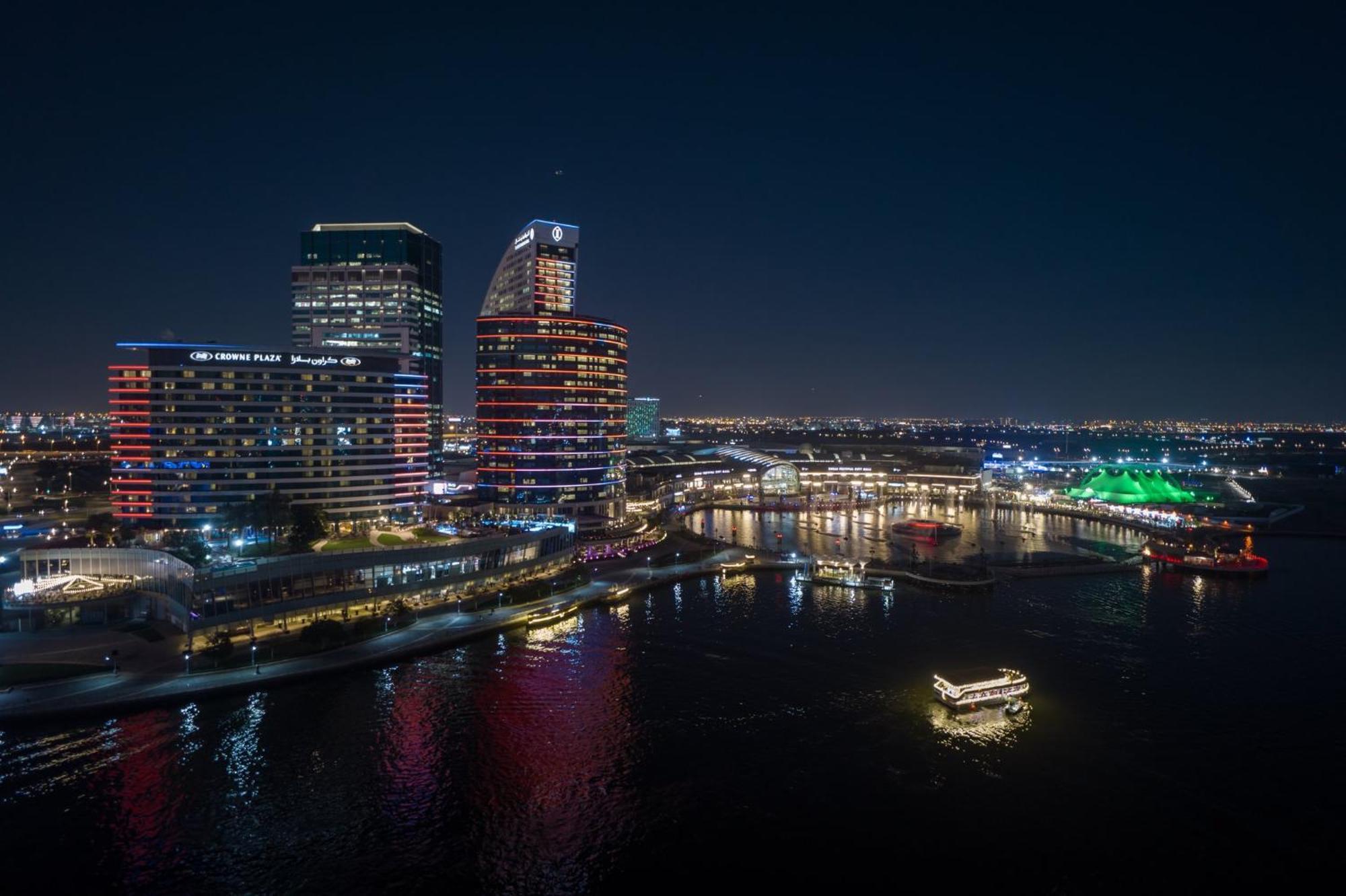 Intercontinental Dubai Festival City By Ihg Eksteriør bilde Jacksonville skyline at night