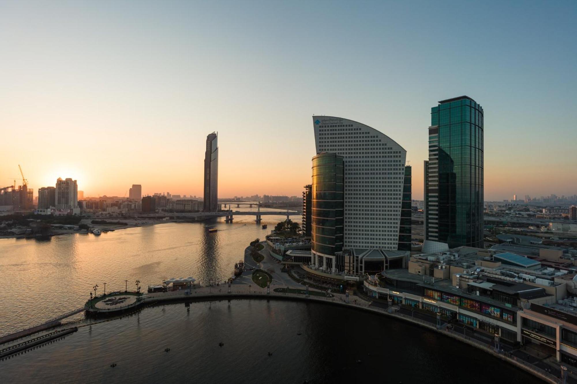 Intercontinental Dubai Festival City By Ihg Eksteriør bilde View of the complex